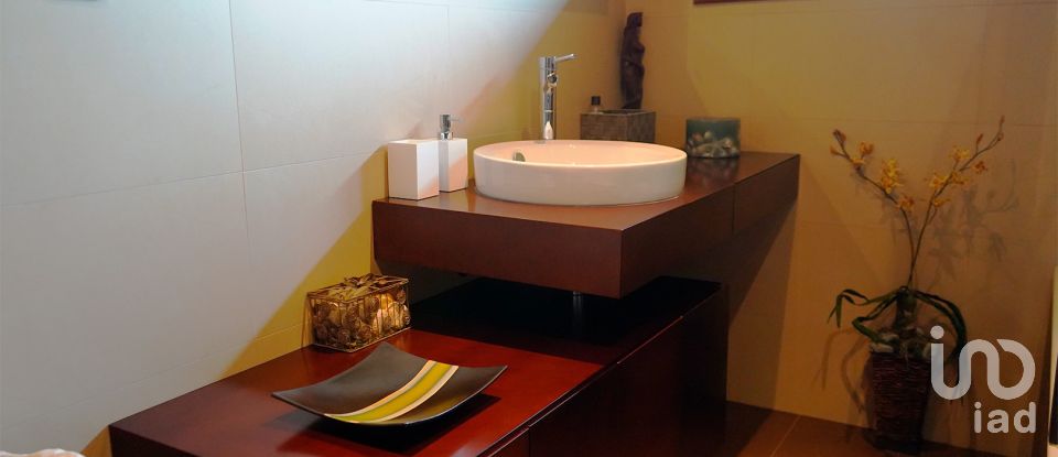 Maison T4 à Juncal de 354 m²