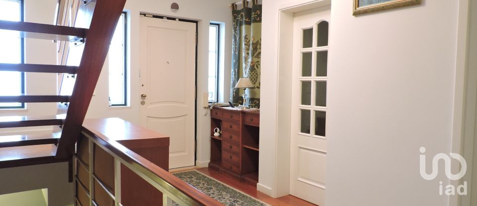 Maison T3 à São Domingos de Rana de 178 m²