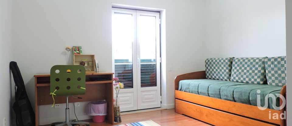 Maison T3 à São Domingos de Rana de 178 m²