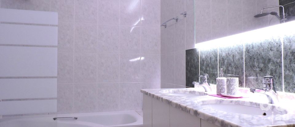 Maison T3 à São Domingos de Rana de 178 m²