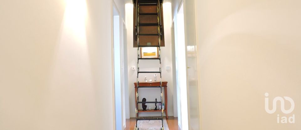 Maison T3 à São Domingos de Rana de 178 m²