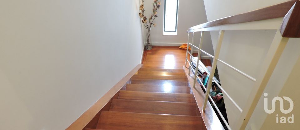 Maison T3 à São Domingos de Rana de 178 m²