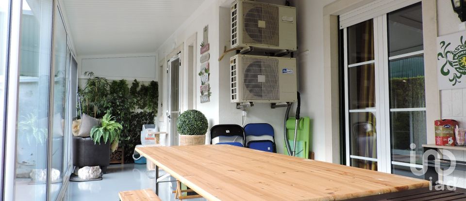 Maison T3 à São Domingos de Rana de 178 m²