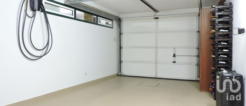 Maison T3 à São Domingos de Rana de 178 m²