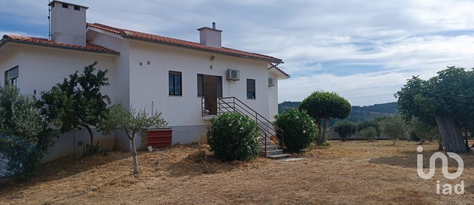 House T4 in Vimioso of 252 m²