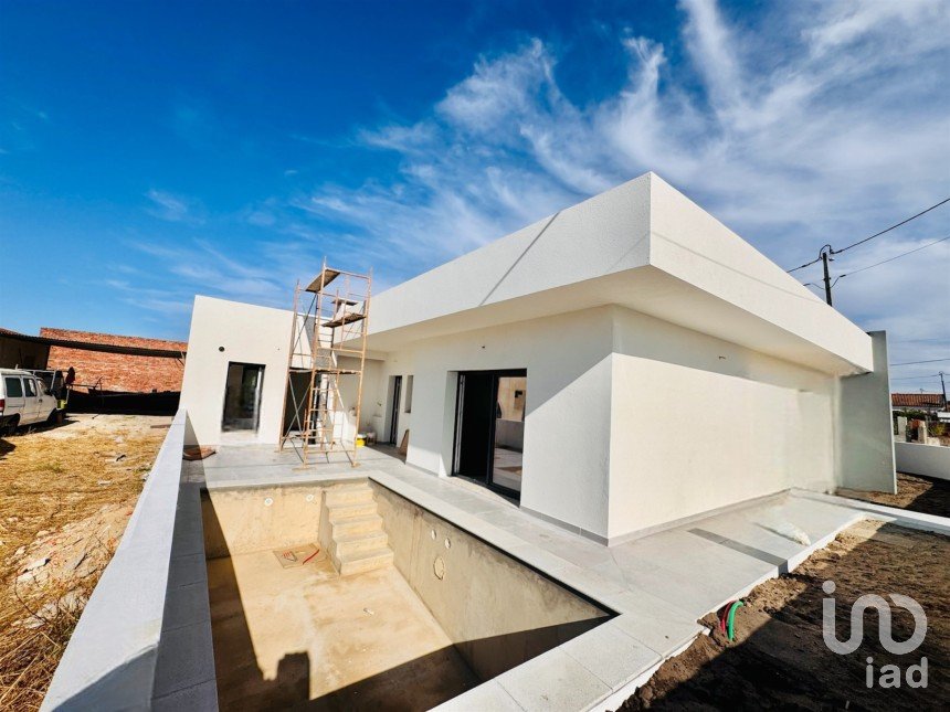 Moradia T3 em Fernão Ferro de 161 m²