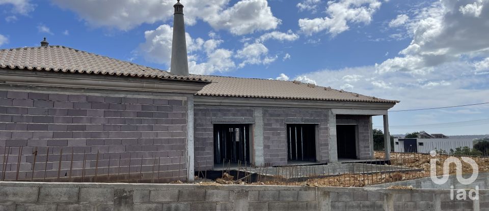 Moradia T3 em Alcantarilha e Pêra de 832 m²