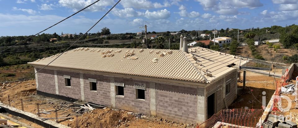 Moradia T3 em Alcantarilha e Pêra de 832 m²