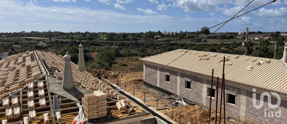 Moradia T3 em Alcantarilha e Pêra de 832 m²