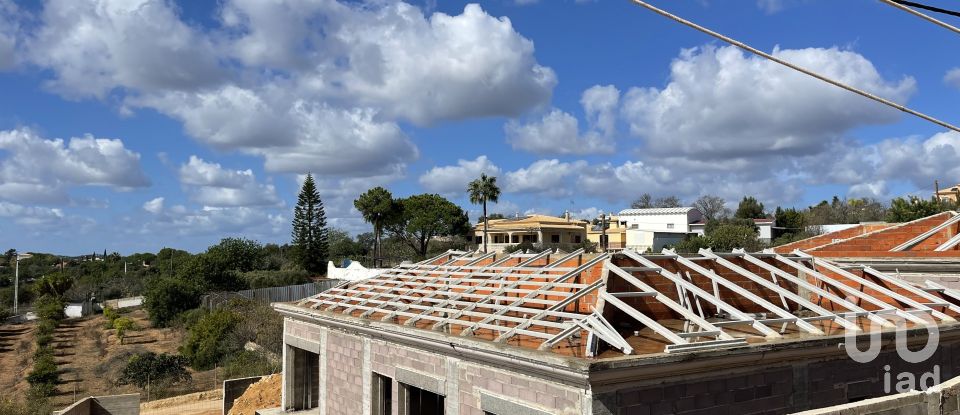 Moradia T3 em Alcantarilha e Pêra de 832 m²