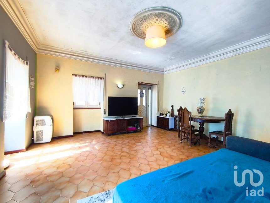 House T3 in Darque of 234 m²