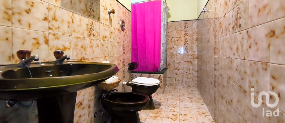 House T3 in Darque of 234 m²