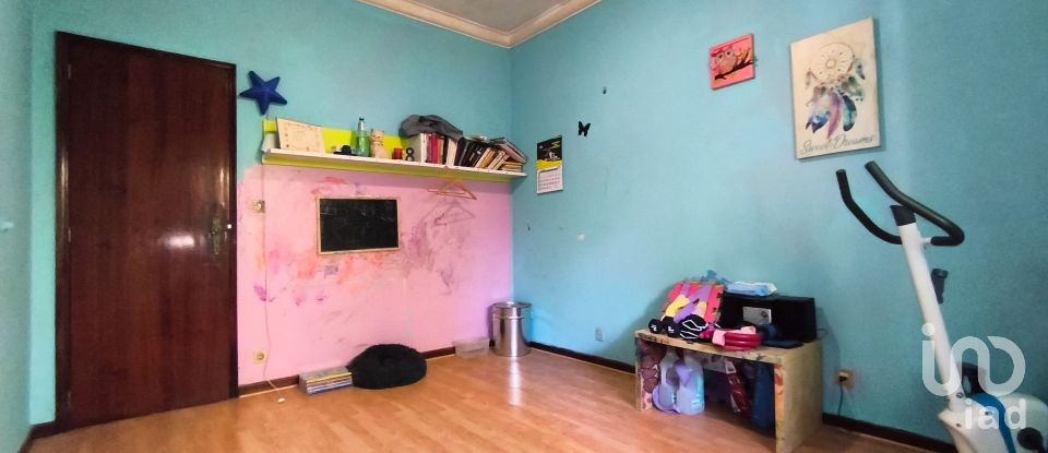 House T3 in Darque of 234 m²