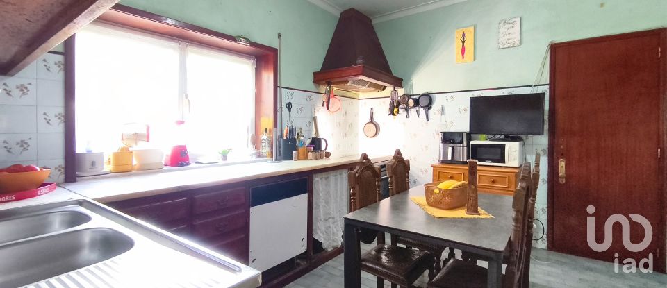 House T3 in Darque of 234 m²