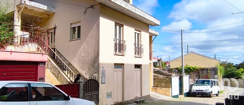 House T3 in Darque of 234 m²