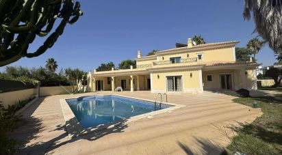 House T4 in Albufeira e Olhos de Água of 287 m²