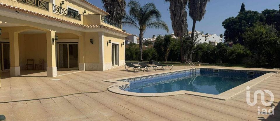 Moradia T4 em Albufeira e Olhos de Água de 287 m²