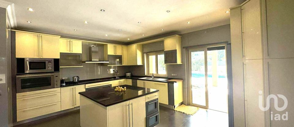 Moradia T4 em Albufeira e Olhos de Água de 287 m²