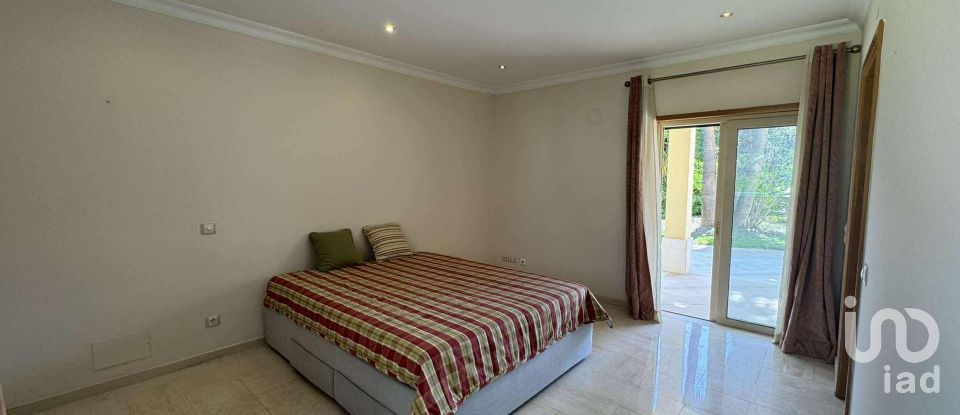 Moradia T4 em Albufeira e Olhos de Água de 287 m²