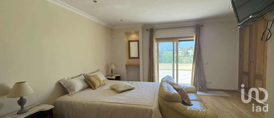 Moradia T4 em Albufeira e Olhos de Água de 287 m²