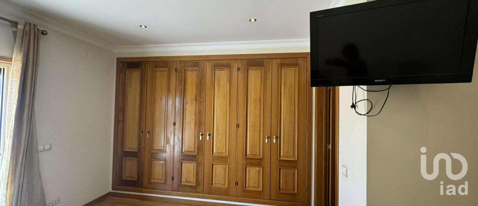 Moradia T4 em Albufeira e Olhos de Água de 287 m²