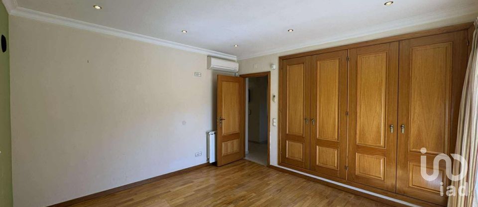 Moradia T4 em Albufeira e Olhos de Água de 287 m²