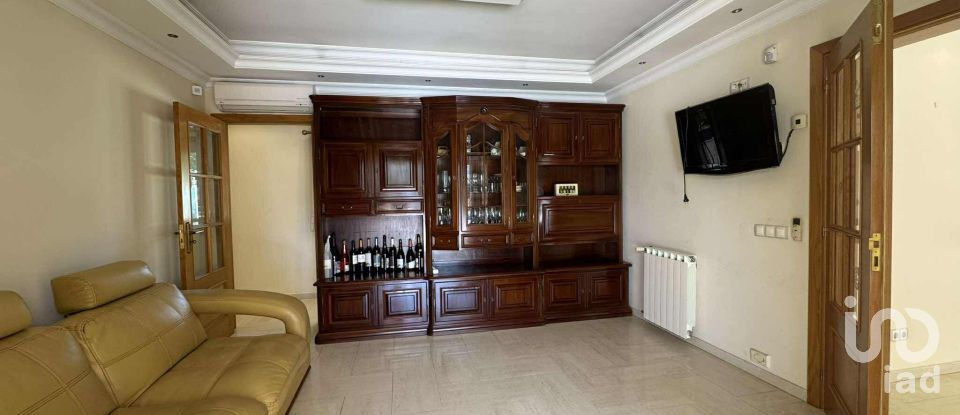 Moradia T4 em Albufeira e Olhos de Água de 287 m²