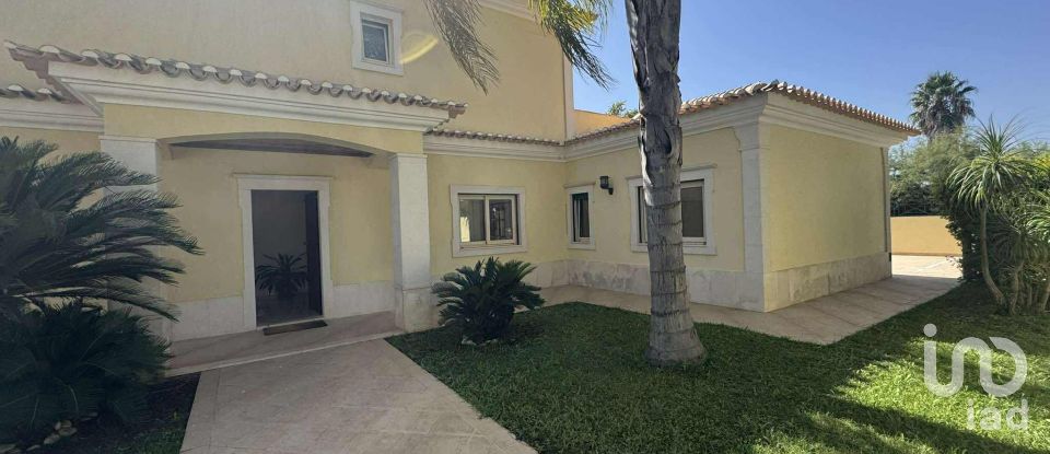 Moradia T4 em Albufeira e Olhos de Água de 287 m²