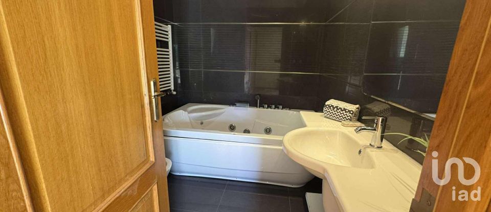 Moradia T4 em Albufeira e Olhos de Água de 287 m²