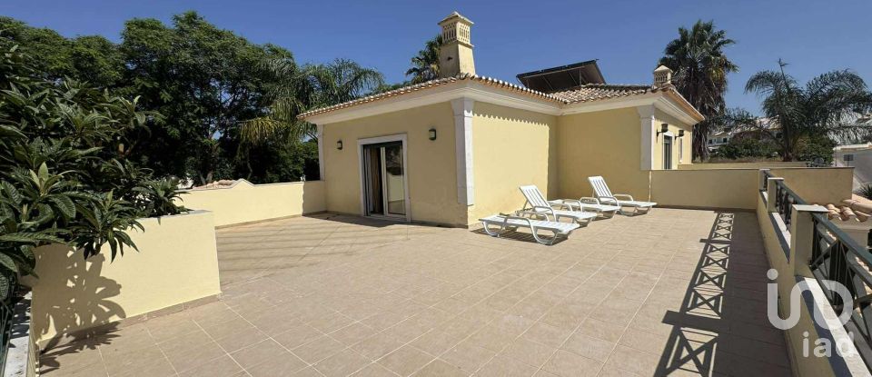 Moradia T4 em Albufeira e Olhos de Água de 287 m²