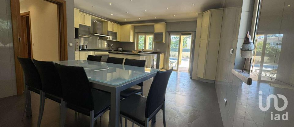 Moradia T4 em Albufeira e Olhos de Água de 287 m²