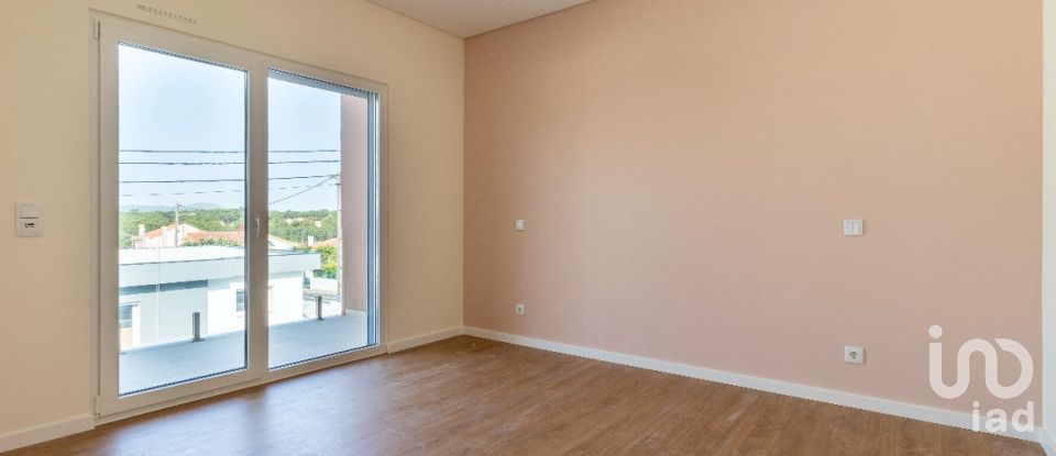 Moradia T4 em Fernão Ferro de 150 m²