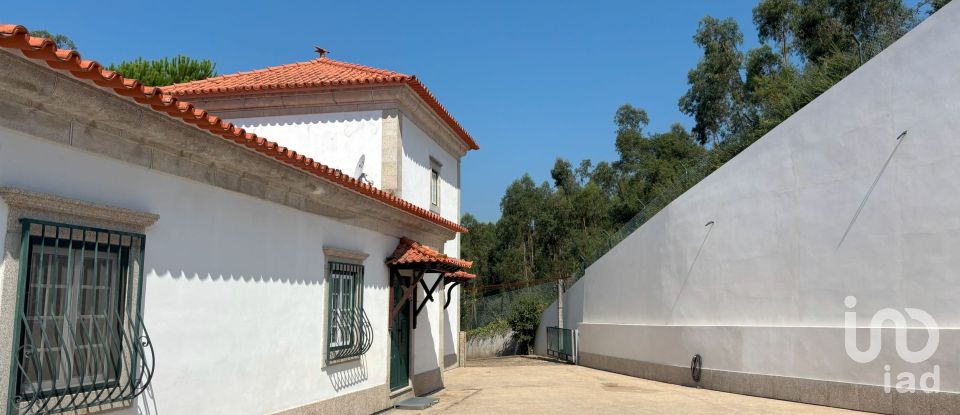 Moradia T4 em Marrancos e Arcozelo de 310 m²