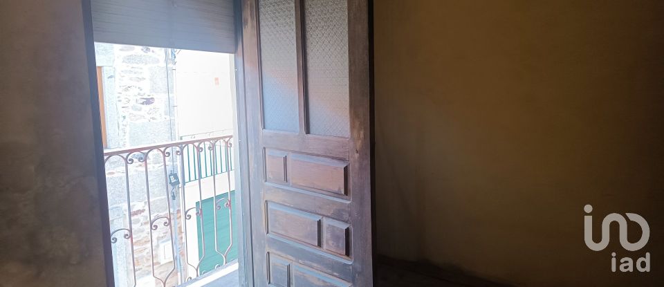 Moradia T2 em Mogadouro, Valverde, Vale de Porco e Vilar de Rei de 88 m²