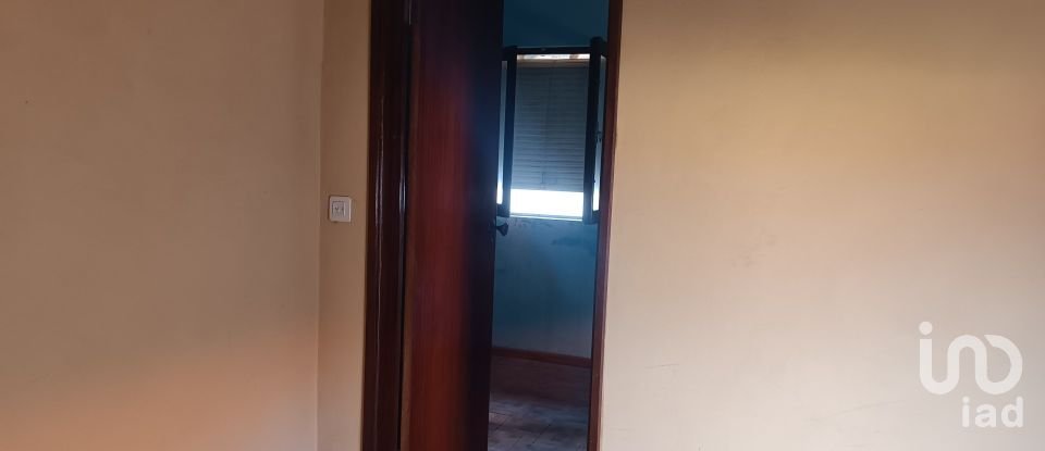Moradia T2 em Mogadouro, Valverde, Vale de Porco e Vilar de Rei de 88 m²
