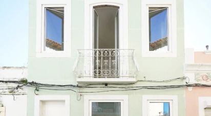 Block of flats in Setúbal (São Julião, Nossa Senhora da Anunciada e Santa Maria da Graça) of 104 m²