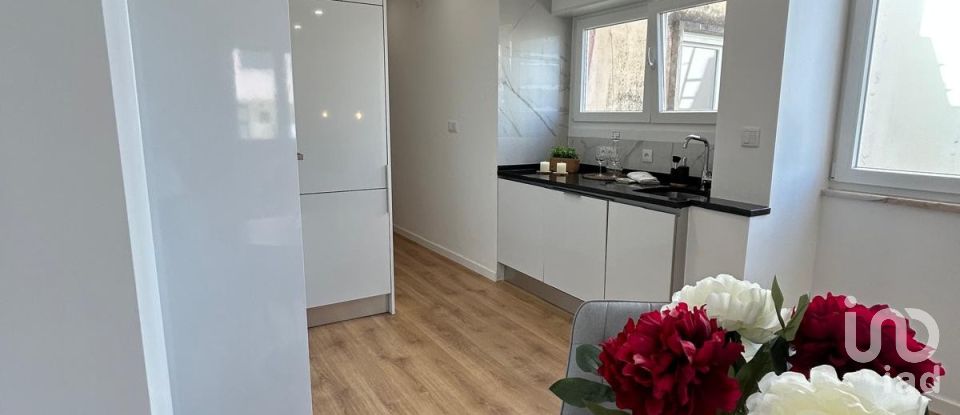 Apartment T3 in Benfica of 89 m²