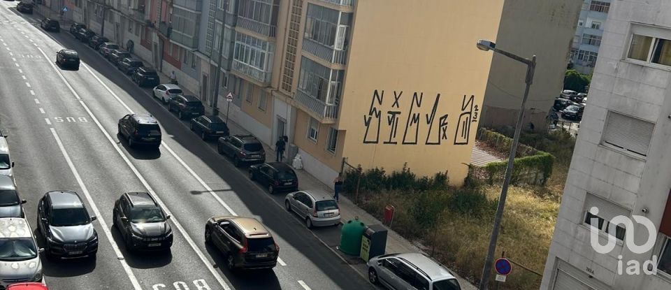 Apartment T3 in Benfica of 89 m²