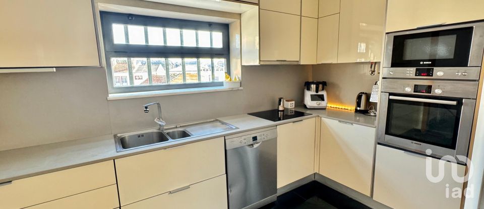 Casa T4 em A dos Cunhados e Maceira de 284 m²