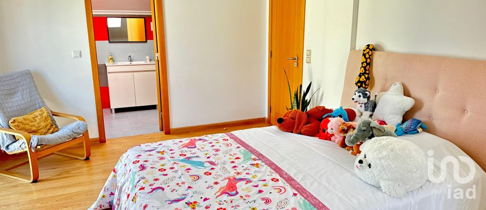 Casa T4 em A dos Cunhados e Maceira de 284 m²