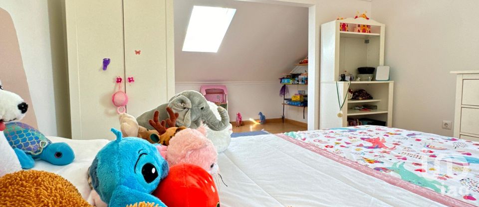 Casa T4 em A dos Cunhados e Maceira de 284 m²