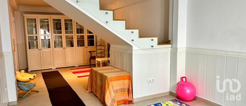 Casa T4 em A dos Cunhados e Maceira de 284 m²