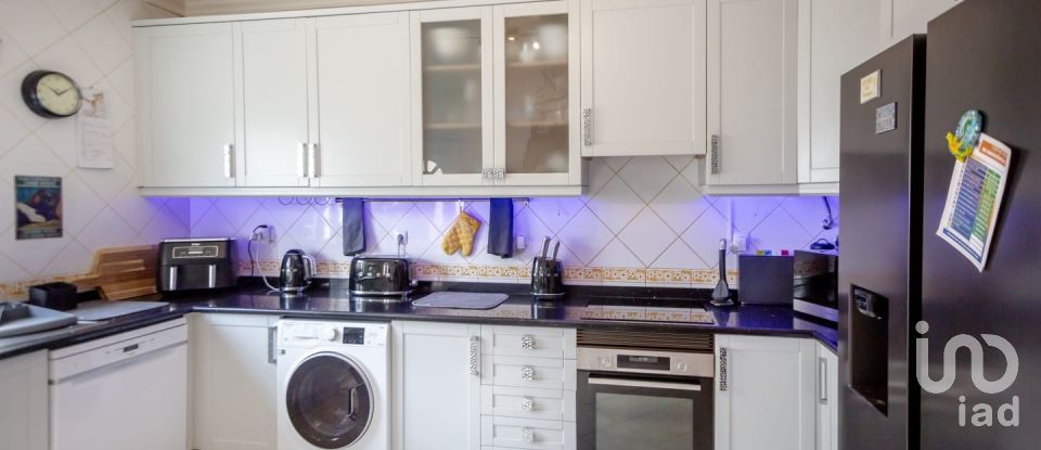 Maison T3 à Albufeira e Olhos de Água de 244 m²