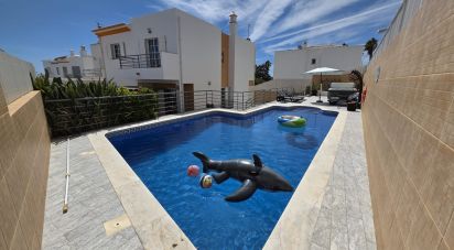 House T3 in Albufeira e Olhos de Água of 244 m²