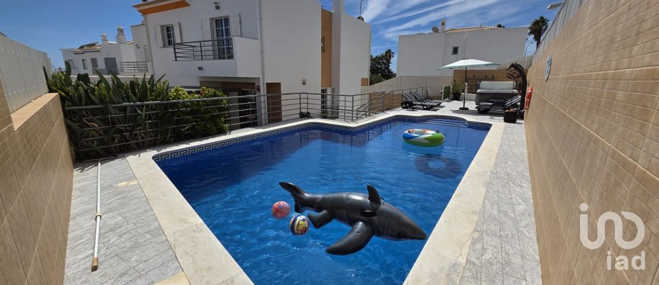 Maison T3 à Albufeira e Olhos de Água de 244 m²