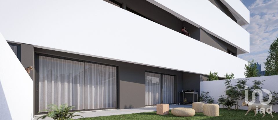 Apartment T2 in Palmeira de Faro e Curvos of 88 m²