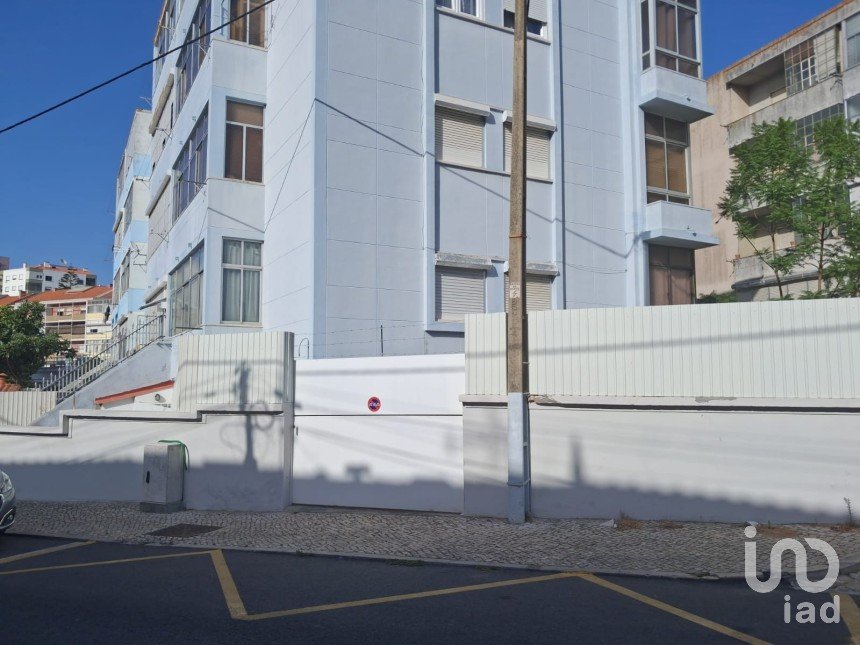 Apartamento T2 em Laranjeiro e Feijó de 72 m²