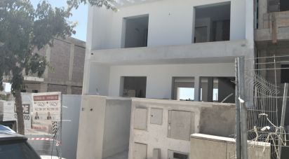Maison T3 à Luz de Tavira e Santo Estêvão de 225 m²