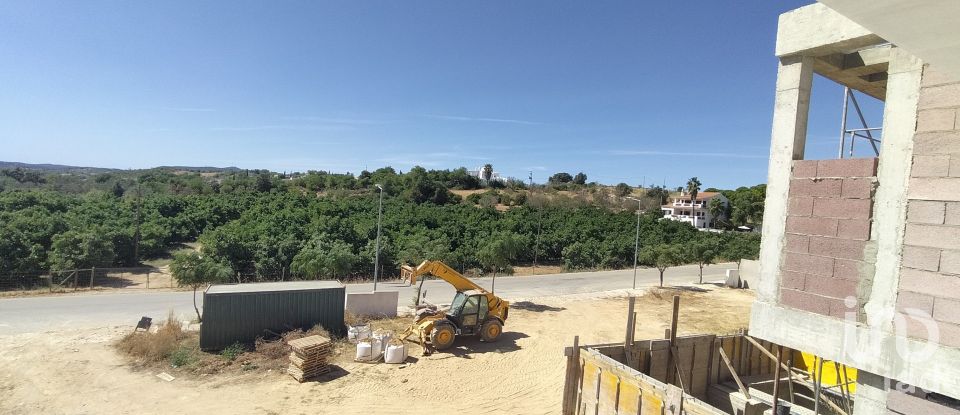 House T3 in Luz de Tavira e Santo Estêvão of 225 m²