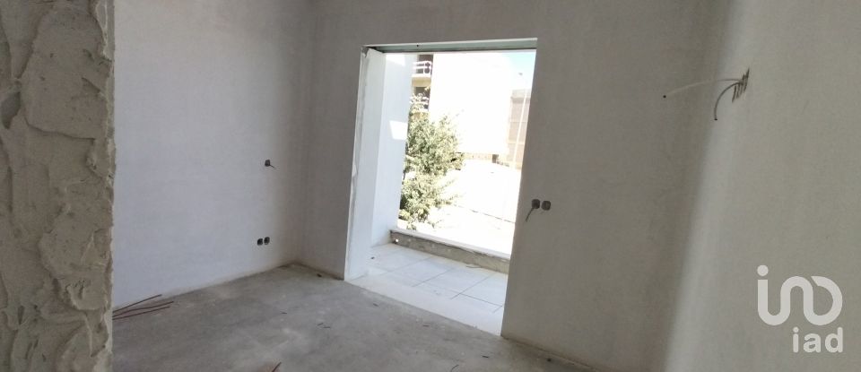 House T3 in Luz de Tavira e Santo Estêvão of 225 m²